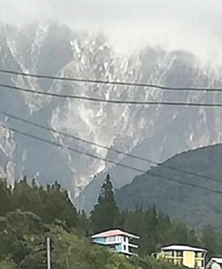 Massive Mt Kinabalu  landslide causes panic
